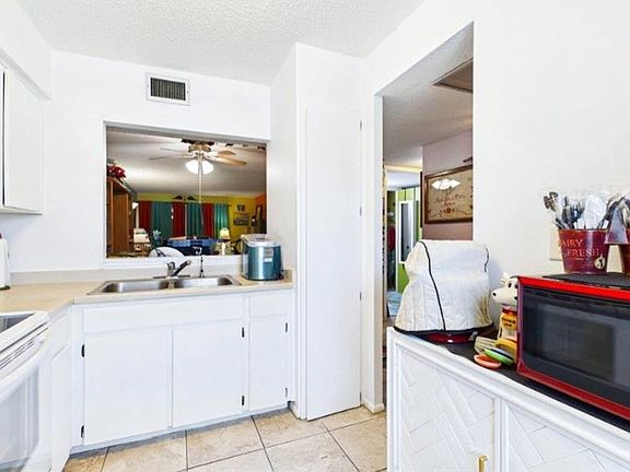 5th image of 11117 Pembridge Ct APT 2