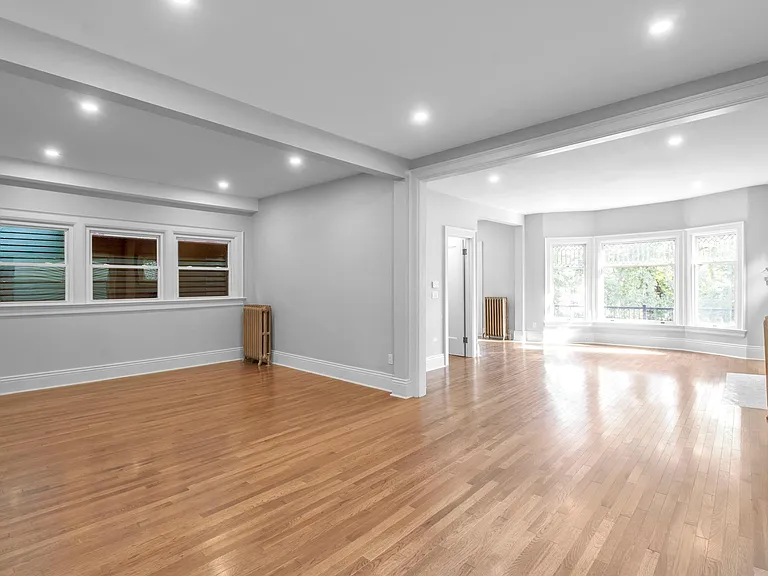 100 Richmond Ave #UPPER — Photo 18