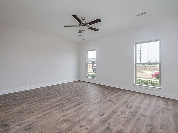 4th image of 2111 Hospitality Ln