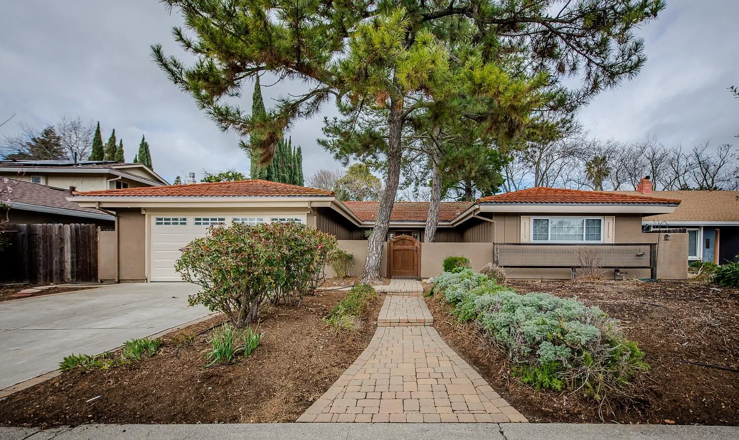 4109 Vista Way photo 1