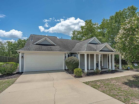 2nd image of 224 Summit Ridge Cir