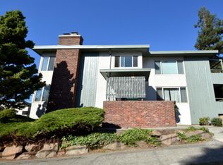 300 N 42nd St APT 3-1B, Seattle, WA 98103