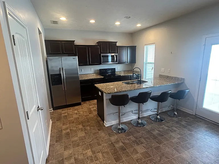 1567 Sprucedale Dr — Photo 8