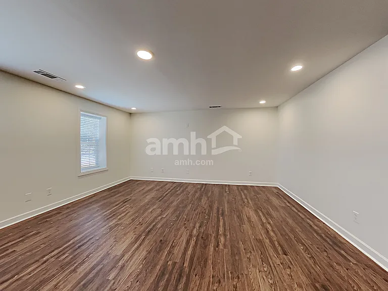 1772 N Oak Dr — Photo 9