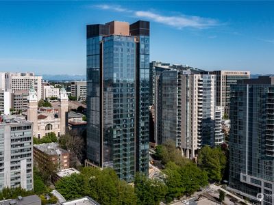 800 Columbia Street #601, Seattle, WA, 98104