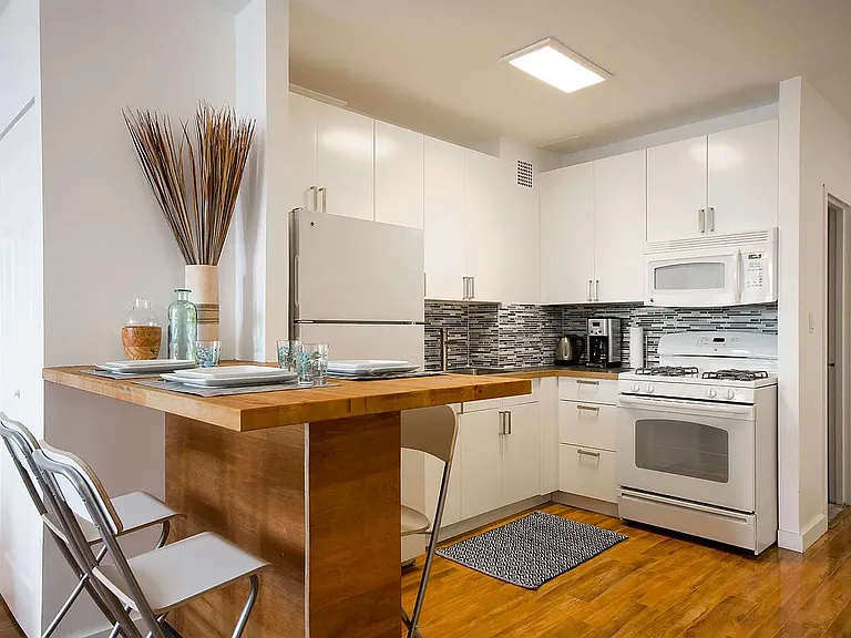 315 7th Ave #15D — Photo 4