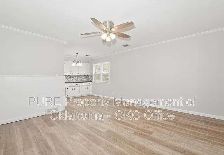 1301 NW 102nd St — Photo 4