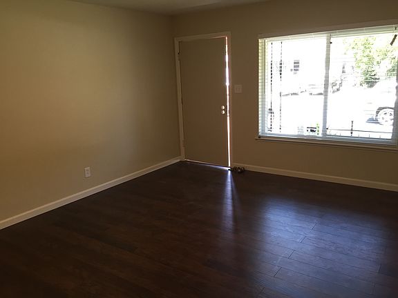 2nd image of 2560 Atlas Ave