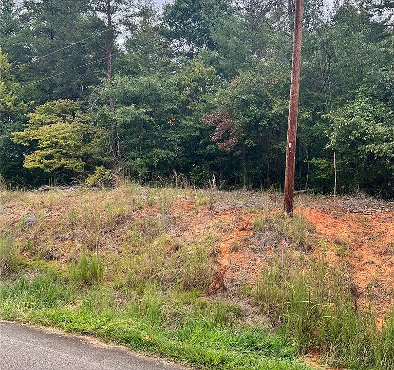 1st image of 113 Hidden Lake Dr