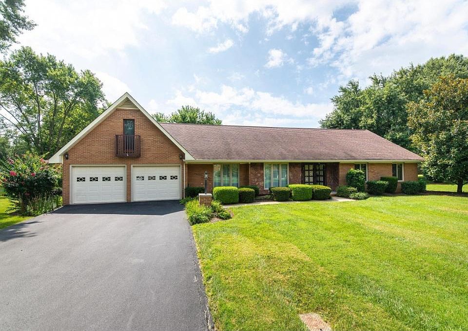 1st image of 305 Mosswood Ln