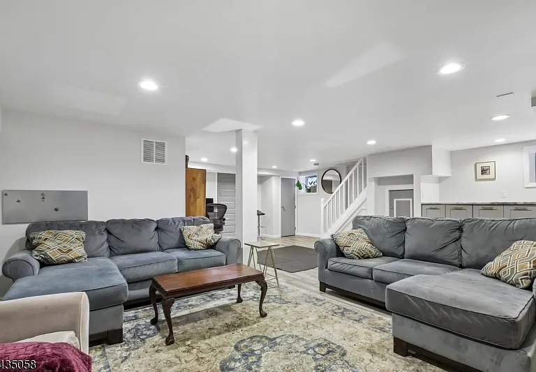 67 Midland Blvd — Photo 15