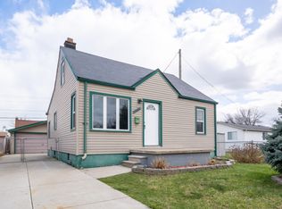 28028 Rosemont St, Roseville, MI 48066