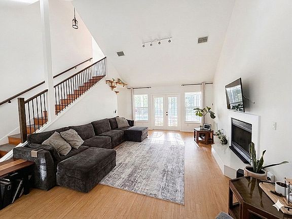 4th image of 37531 Phelps Rd
