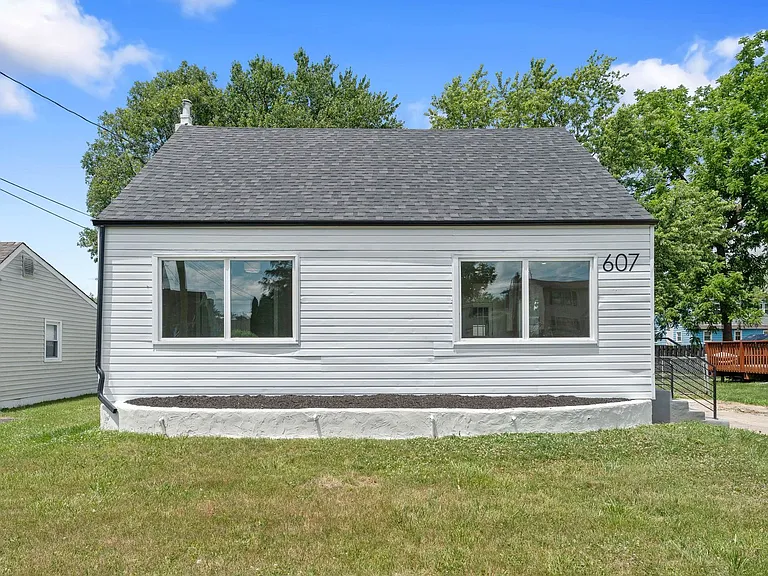 607 W Madison Ave — Photo 27