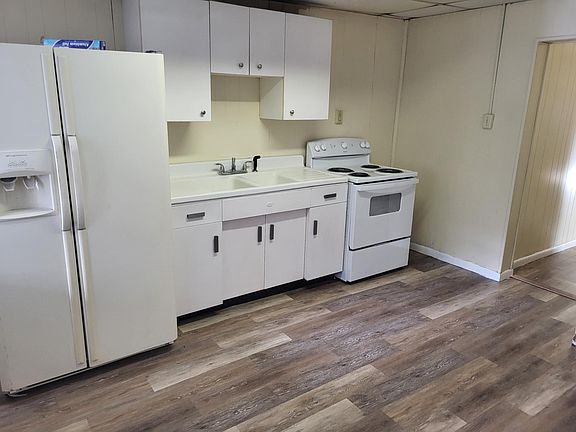 5th image of 2432 Main St