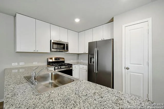 4250 Thalweg Way — Photo 8