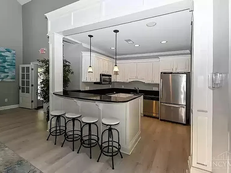 3683 Erie Ave #B — Photo 28