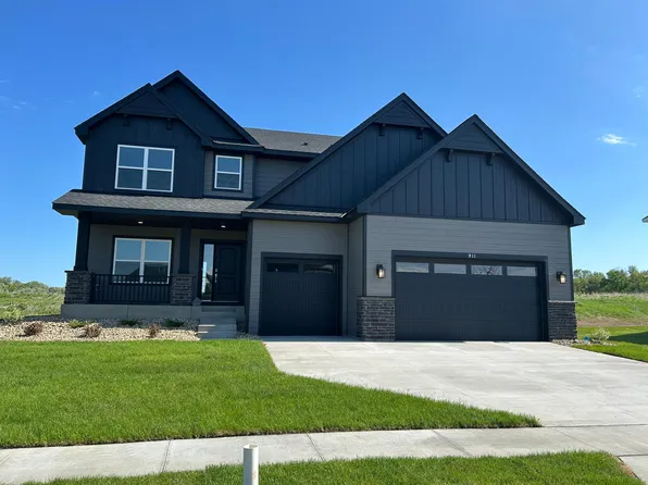 911 Milborne Ln NW, Rochester, MN 55901