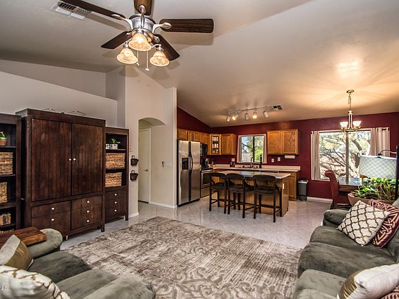 4th image of 3204 E Kerry Ln