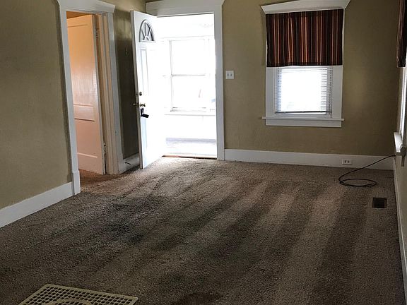 5th image of 2209 W Callender Ave