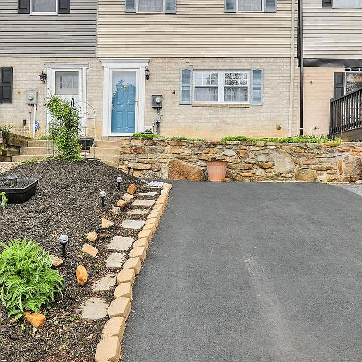 1st image of 1026 Fox Run