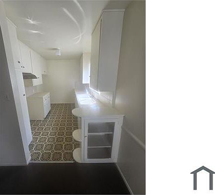 2nd image of 4114 Palmyra Rd #3