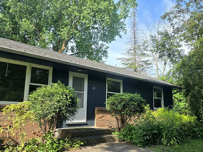 148 Ridgeview Ln E — Photo 2