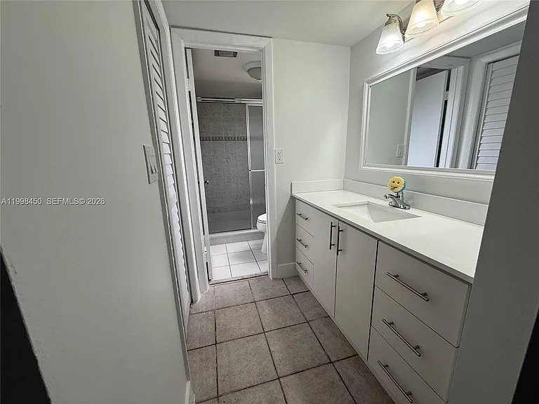 155 Lakeview Dr #101 — Photo 11