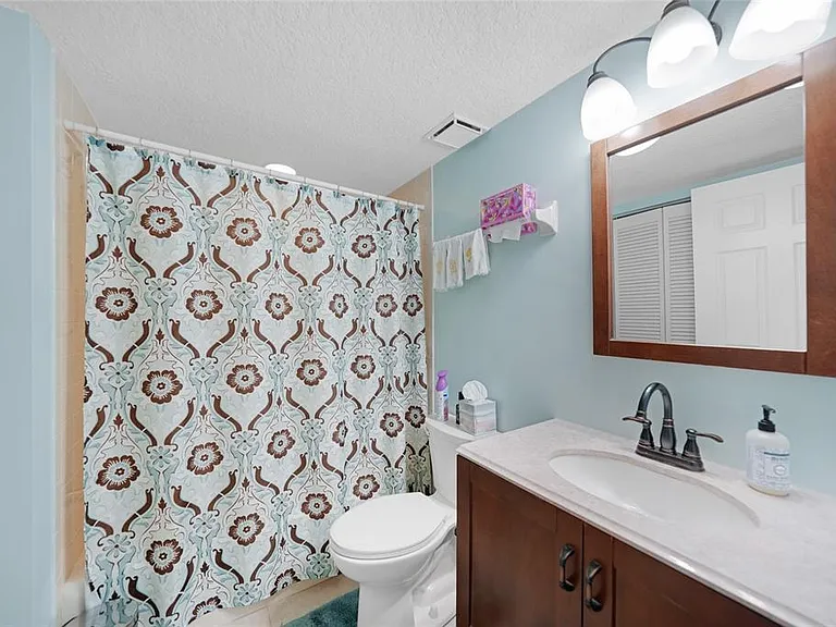 240 Lewis Cir #513 — Photo 8