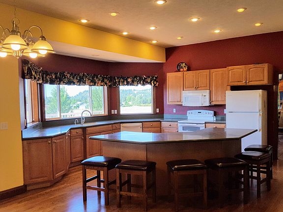 3rd image of 8914 N Martinson Ln