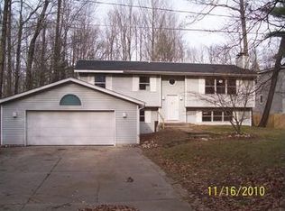 14937 Hickory St, Spring Lake, MI 49456