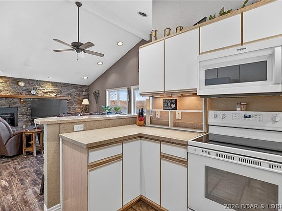 4th image of 42 Grove Estates Dr