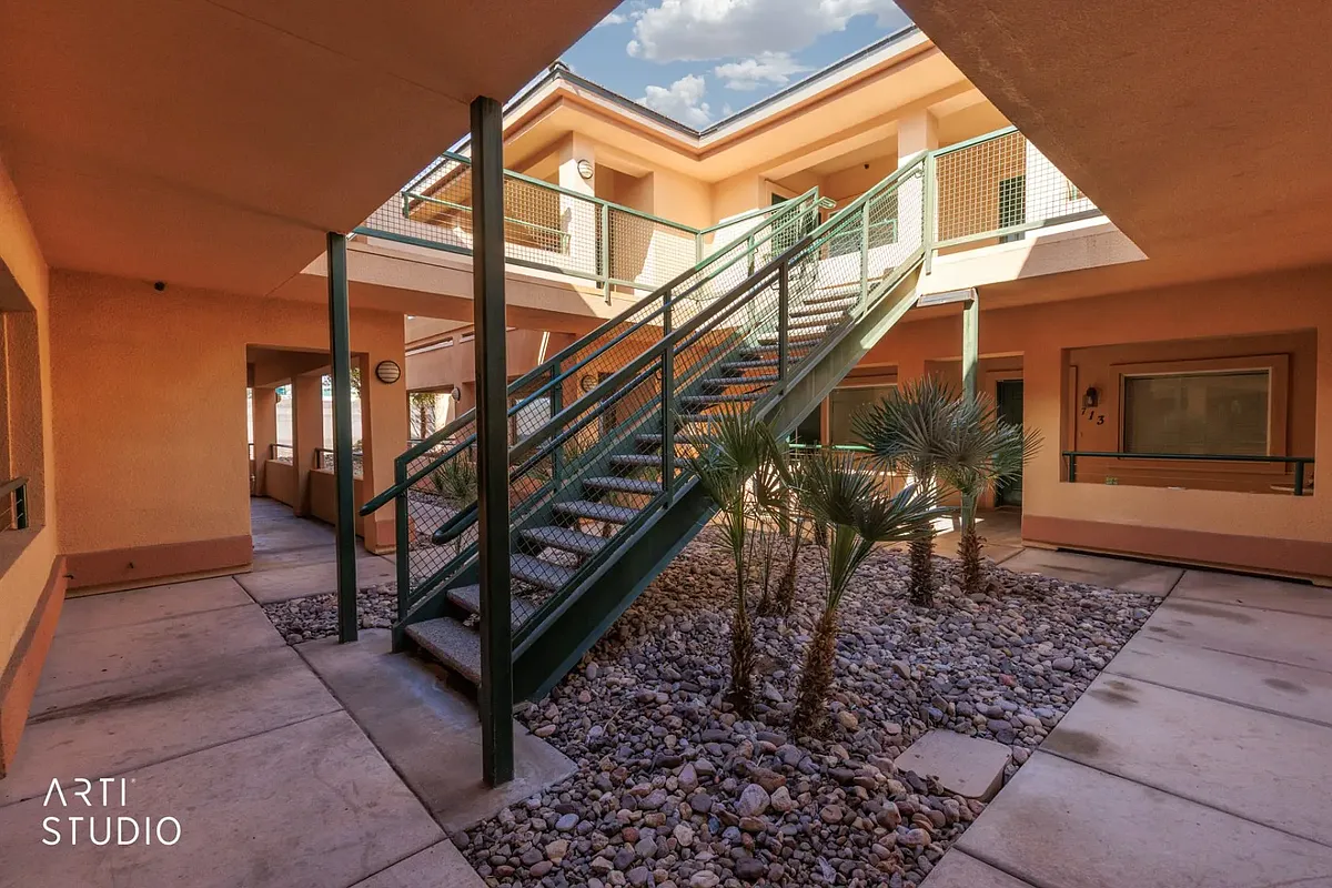 Building Photo - 400 Hillside Dr #716