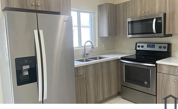 3rd image of 2352 NW 64th St Unit B