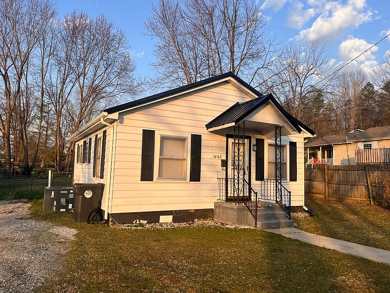 1602 McKinley Ave — Photo 3
