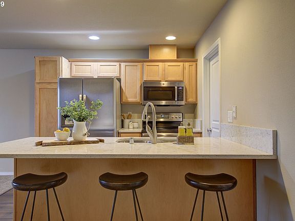 4th image of 6123 NE 14th Ct