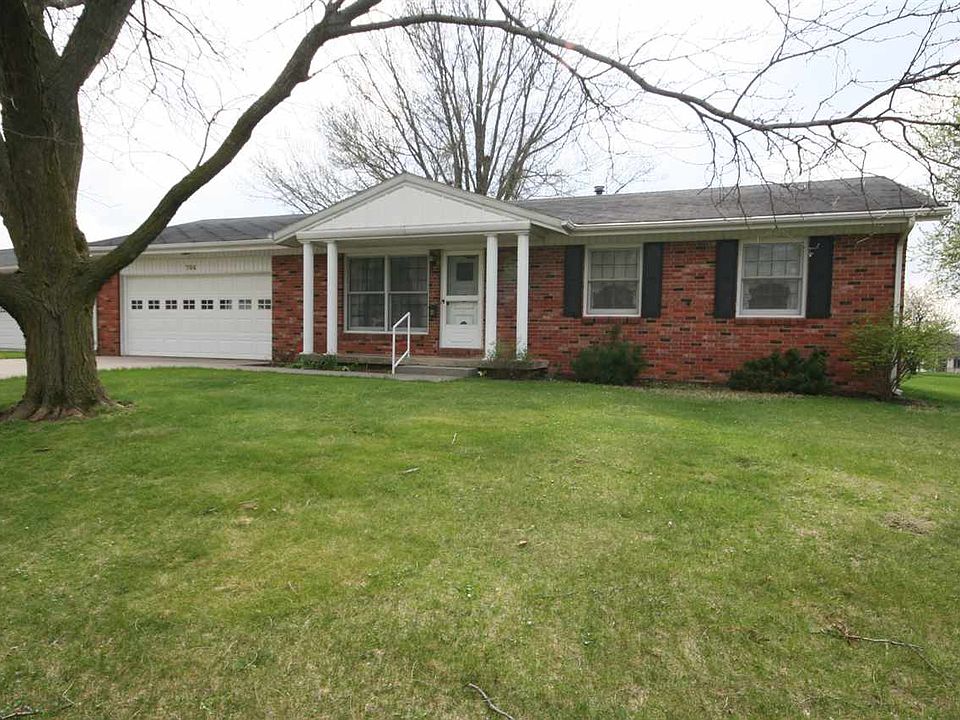 1st image of 704 Hampton Dr