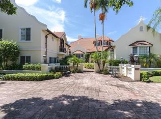 3330 Gin Ln, Naples, FL 34102