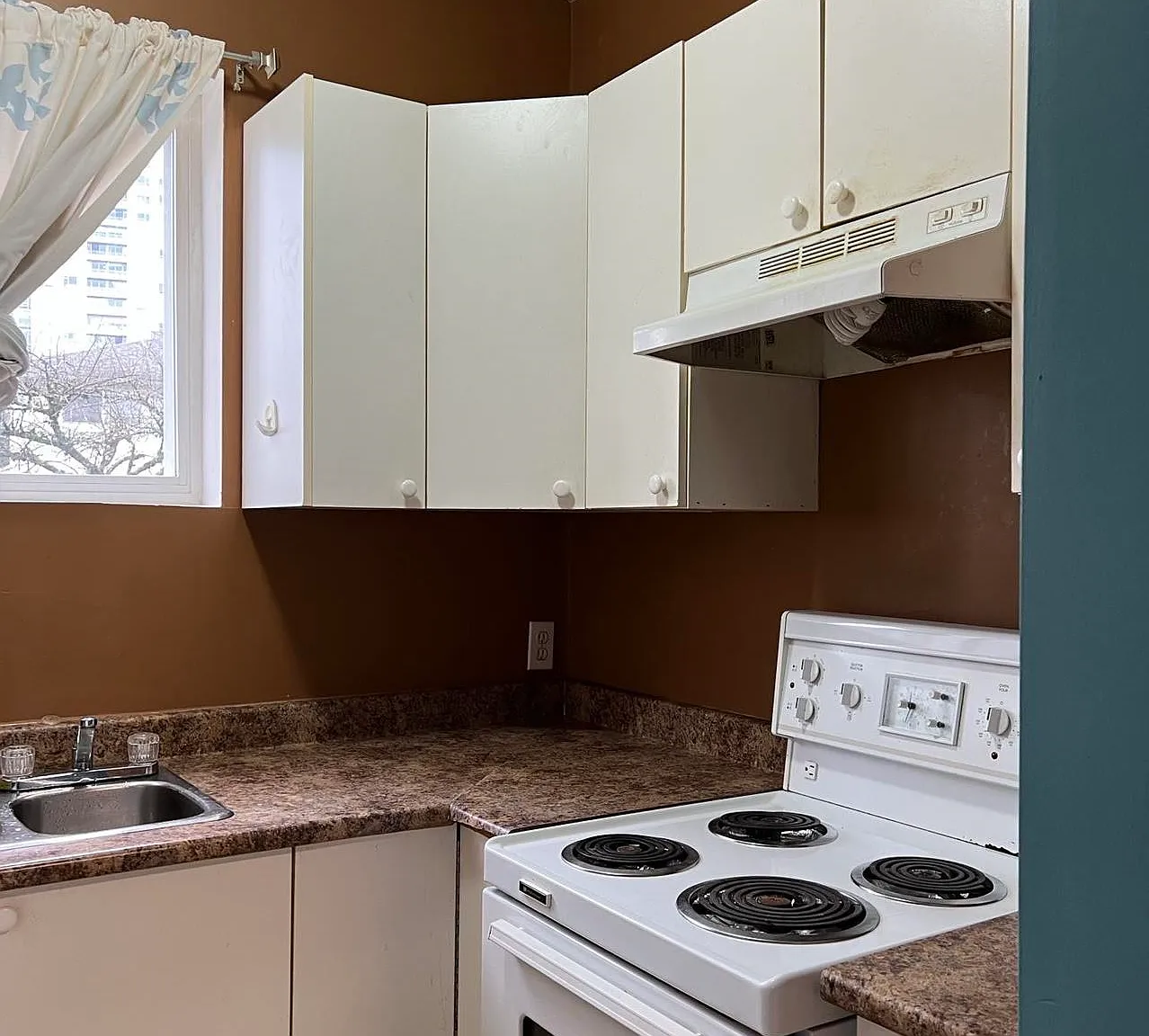 1 bed, 750 sqft, $1,350 — Photo 2