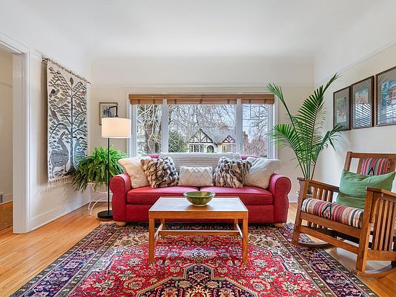 5th image of 1020 Falkland Rd