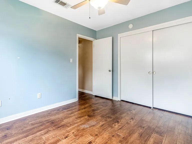 2060 Cambridge Cir — Photo 20