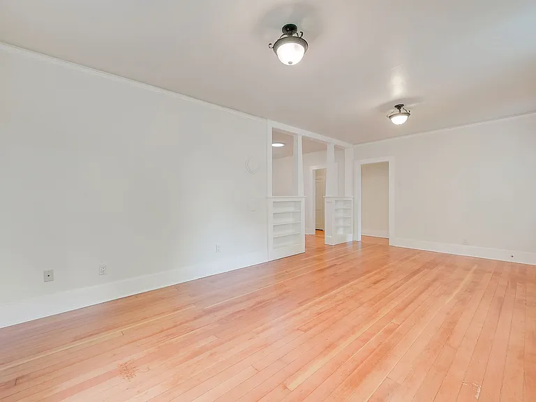 1608 Walnut St — Photo 6