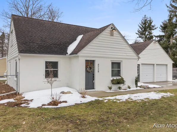 4724 Ada Dr SE, Ada, MI 49301