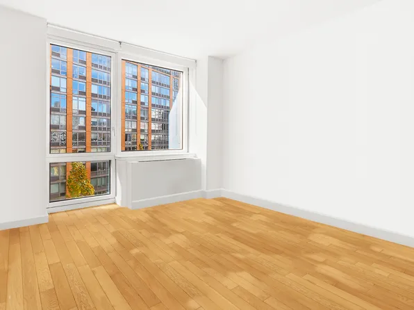 415 Main Street image 5 of 15