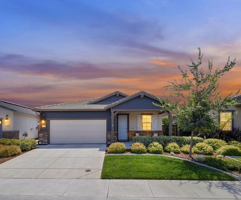 1st image of 1447 Red Lake Way