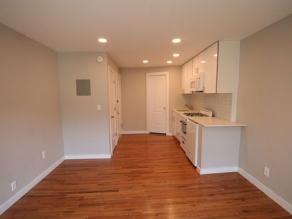 5th image of 128 Saint Marks Pl APT 2B