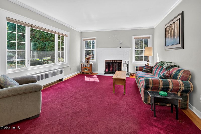 3rd image of 5 Bunker Hill Road