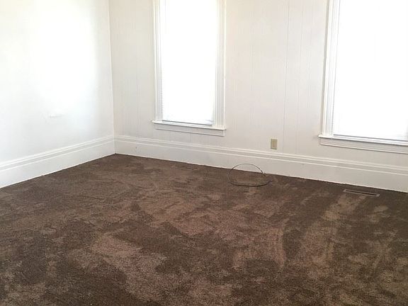 4th image of 723 4th St