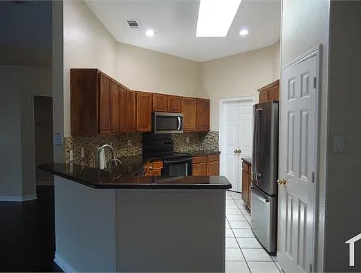 2315 Brisbane Dr — Photo 8