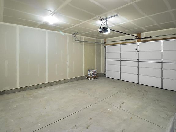 Finished home photos are representational images only. See sales agent for details.